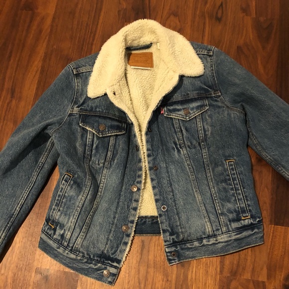 levis fuzzy jacket
